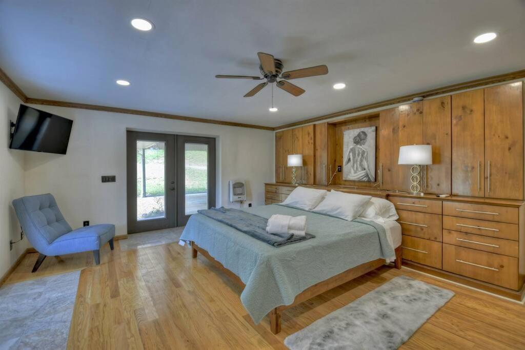 The Chariot - Creek Front With Hottub, Fire Pits, Billiards, Ev Charger - Sandalwood Stays Blue Ridge Luaran gambar